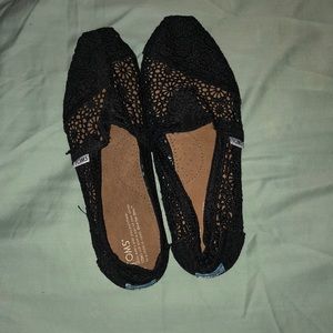 Black Lace Leaves Women’s Toms NEVER WORN